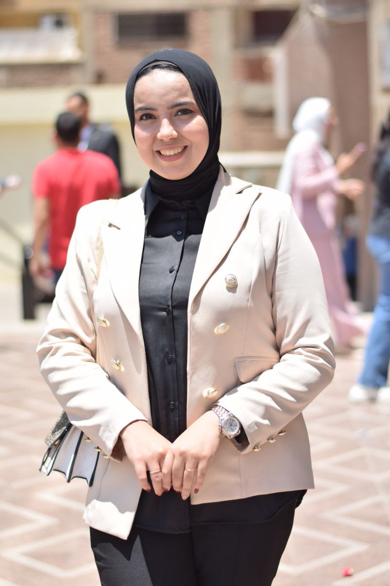 Rwanwaleed5's tweet photo. Finally, graduated 🎓❤️ https://t.co/E3EW0EOeZc