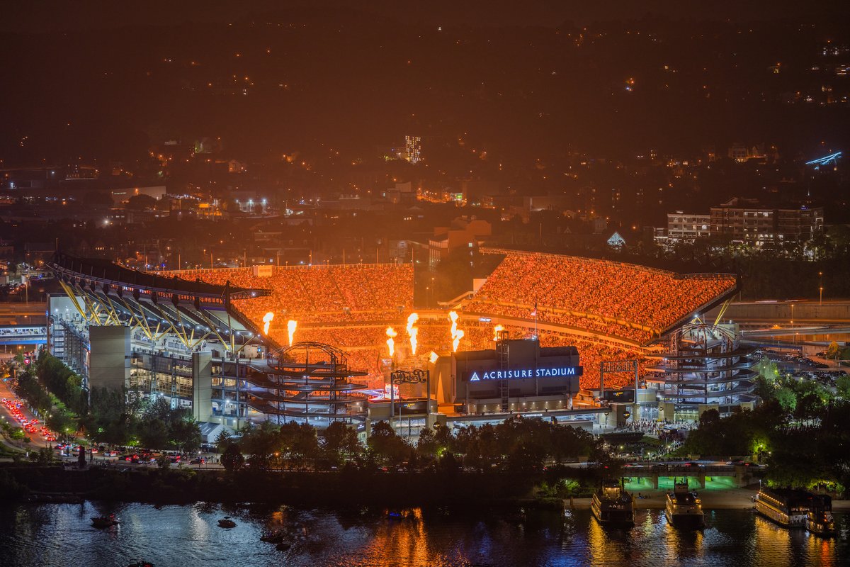 DaveDiCello's tweet photo. What a show #TaylorSwift put on in #Pittsburgh last night. It was incredible to be able to hear the entire concert from Mt. Washington, and the visuals, from spotlights to fireworks to literal fire, were just amazing. So much fun to capture. https://t.co/1vi1TxsQ2M
