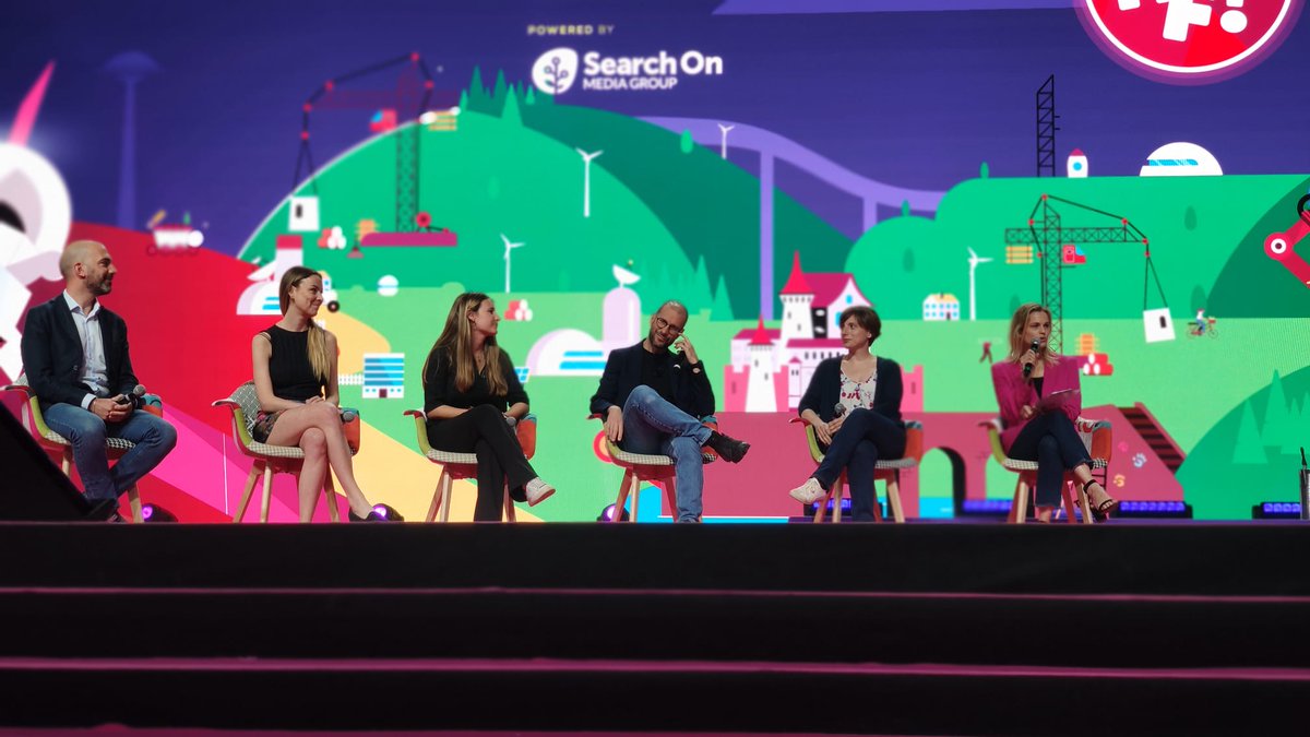 [Mainstage] è il momento del panel "Il Futuro è dei New Media" con <a href="/FiammaGoretti/">Fiamma Goretti</a> di <a href="/Change/">Change.org</a>, <a href="/Francescami/">francesca milano</a> di Chora news, <a href="/fcancellato/">Francesco Cancellato</a> di <a href="/fanpage/">Fanpage.it</a>,  Livia Viganò e Bianca Arrighini di <a href="/factanza/">factanza</a>, <a href="/alessiobalbi/">alessio balbi</a> di Gruppo GEDI.  #WMF2023 #WeMakeFuture