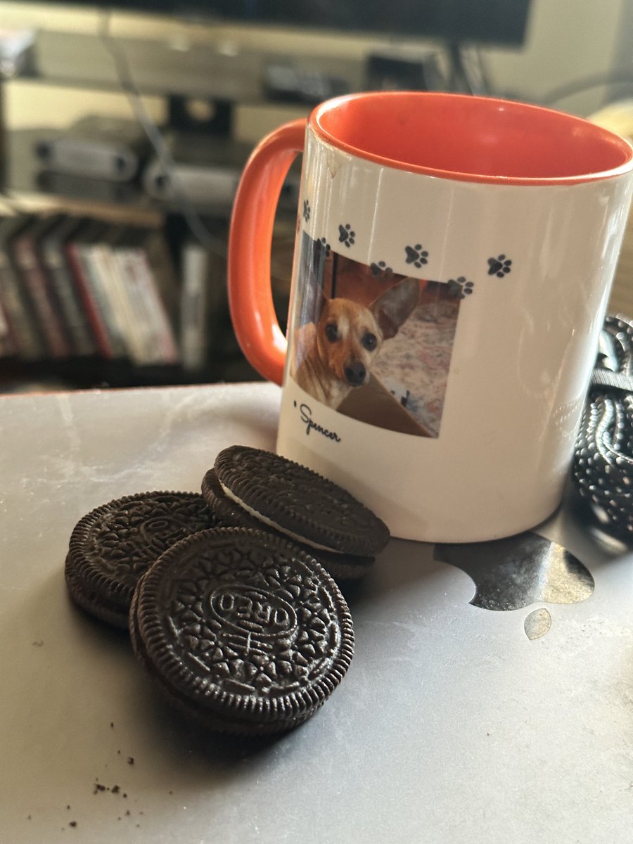 #Breakfast #BreakfastOfChampions 
Oreos and coffee you can’t beat it! Have a good morning Neal