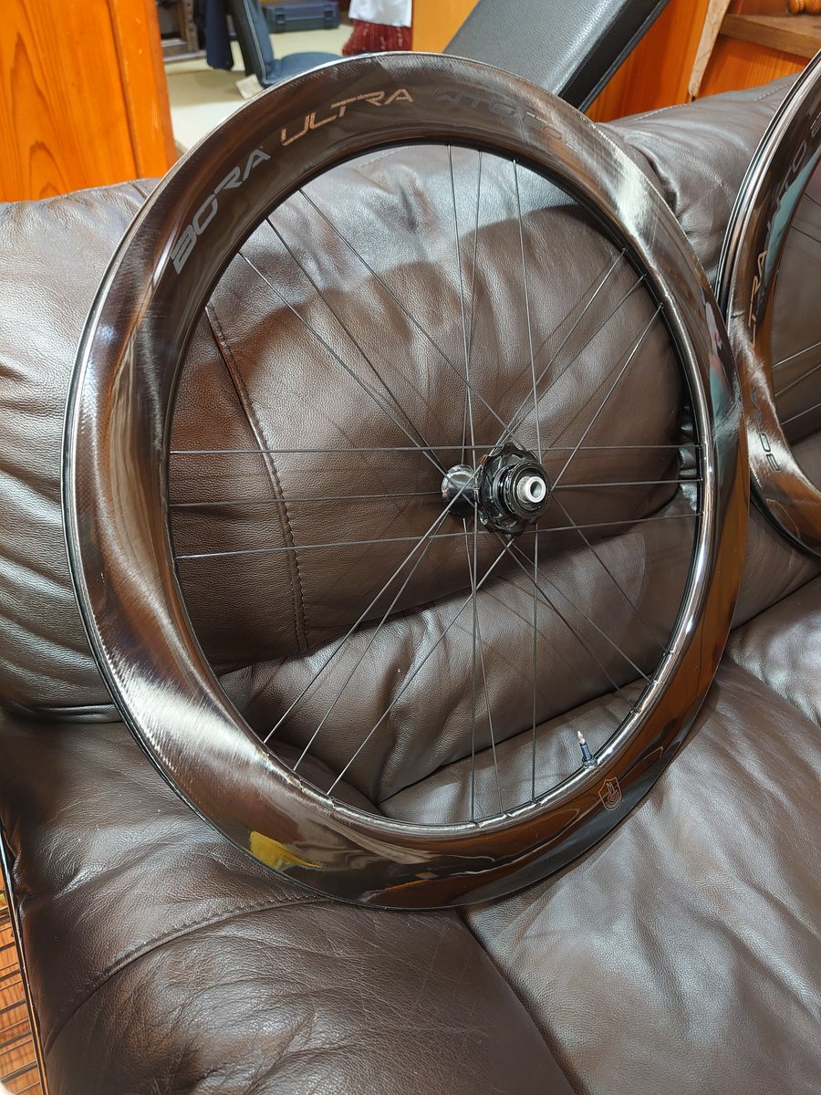 mahrasama's tweet photo. 美しい！！
やっぱりイタリアメーカーよ！！
#Campagnolo
#BoraUltrawto https://t.co/M56nC07HXy