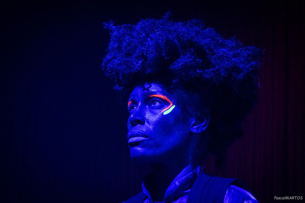 Merci pour ce magnifique moment de partage au Café de la Danse bourré à craquer! Merci Pascal Martos pour la photo