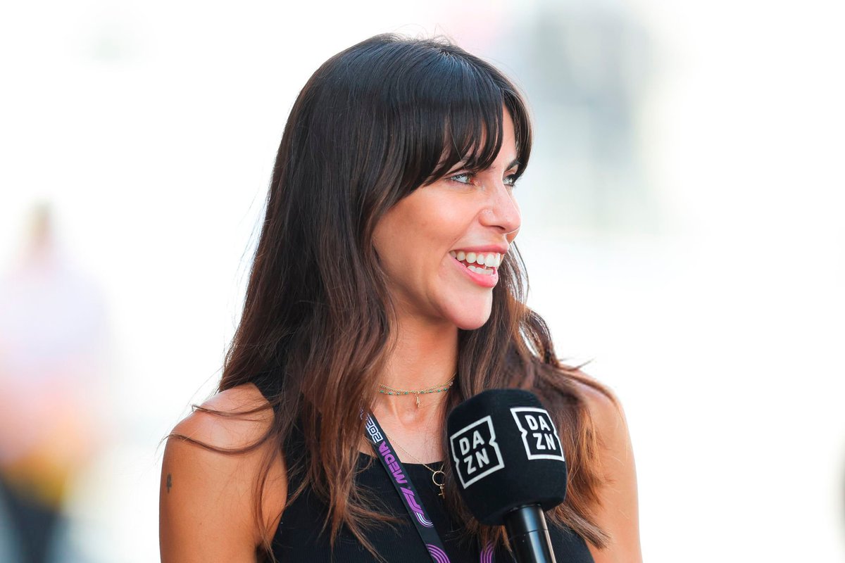 Fórmula Directa (@formuladirecta) on Twitter photo 💥 <a href="/PedroFerminF1/">Pedro Fermin Flores</a> rompe una lanza en favor de Melissa Jiménez: "Es la única integrante del equipo de <a href="/DAZN_ES/">DAZN España</a> que, estés donde estés, te saluda".
👉 "Si realmente se ha tomado una decisión de sustituirla por un tema de 'salseo', cada uno tendrá sus motivos para decidir. La vida 💥 <a href="/PedroFerminF1/">Pedro Fermin Flores</a> rompe una lanza en favor de Melissa Jiménez: "Es la única integrante del equipo de <a href="/DAZN_ES/">DAZN España</a> que, estés donde estés, te saluda".
👉 "Si realmente se ha tomado una decisión de sustituirla por un tema de 'salseo', cada uno tendrá sus motivos para decidir. La vida
