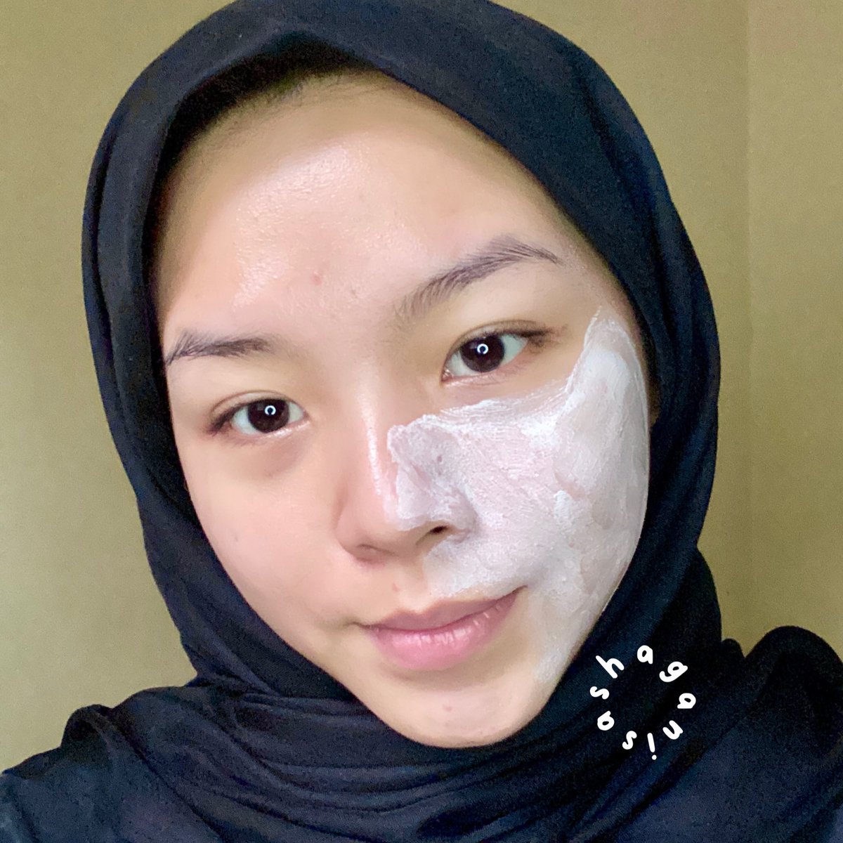 penasaran ga sih gimana caranya aku ngerawat kulit jauh-jauh dari kata kusam dan komedo? nah aku rutin eksfoliasi pake exfoliating mask yang teksturnya super lembut, mousse, dan ga bikin perih🫶🏻

#racuninskincare