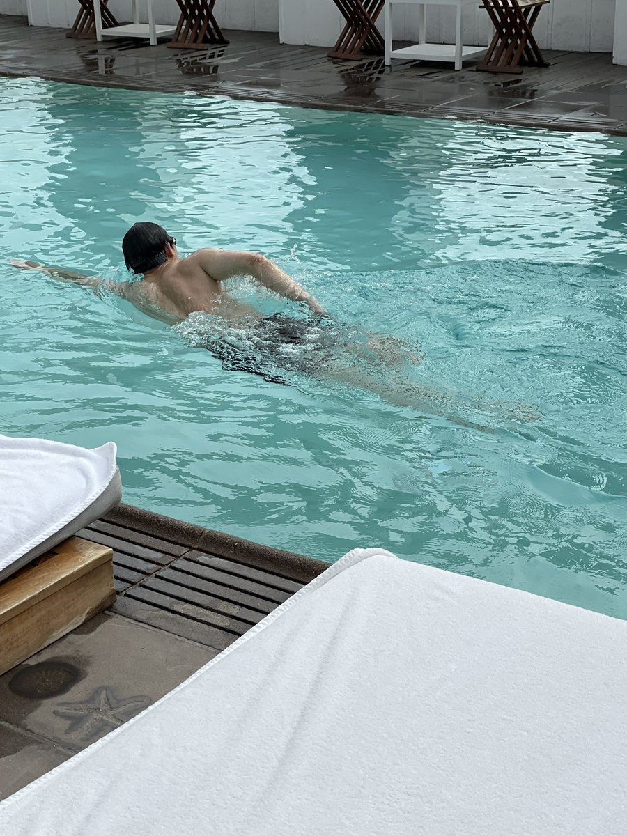 chwturtlex's tweet photo. Hyungwon's gallery really full with shirtless members at this point https://t.co/U99HFyQCbT