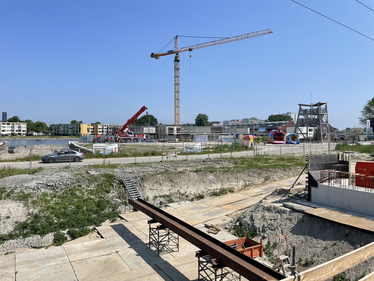 De dag van de #bouw . Mooi dat iedereen kennis kan maken met een prachtig vak. Elke dag wordt er gebouwd aan de toekomstige geschiedenis. Zoals het nieuwe stadion van <a href="/SCCambuurLwd/">SC Cambuur</a> door <a href="/VanWijnenGroep/">Van Wijnen</a>, musical <a href="/DeTochtMusical/">Musical De Tocht</a> door <a href="/Frisobouwgroep/">Friso Bouwgroep</a> of <a href="/middelsee/">Middelsee, nieuwbouw in Leeuwarden</a> met vele partners.