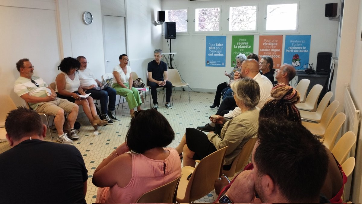 RomainBouth's tweet photo. Echanges ce matin à Rezé sur les causes de l'abstention et de la polarisation du vote des classes populaires avec un objectif : celui d'unir cette classe pr lutter pr davantage d'égalité et de justice sociale pour permettre l'émancipation de toutes et tous.
#RetrouvonsLePeuple https://t.co/oPje3WcruP