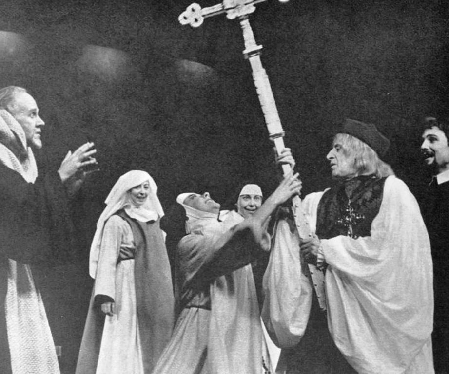 Angus McBean tweet media