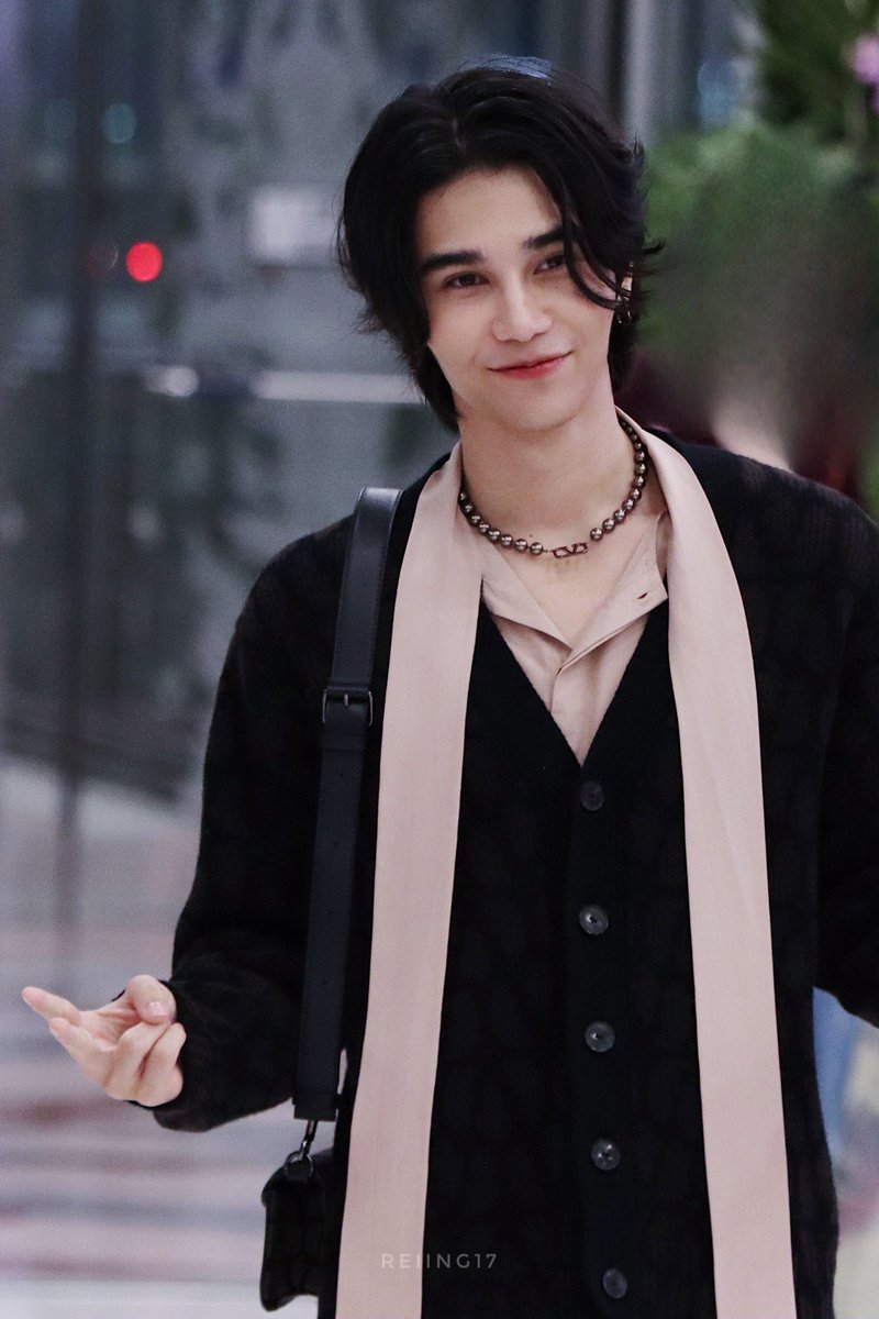 reiing17's tweet photo. เค้าหล่อแบบขี้โกงมาก ๆ
#ValentinoxJeffSendOff
#JeffSatur | @jeffsatur
꒰ #reiing_ori ꒱ https://t.co/1tr9ef3vBr