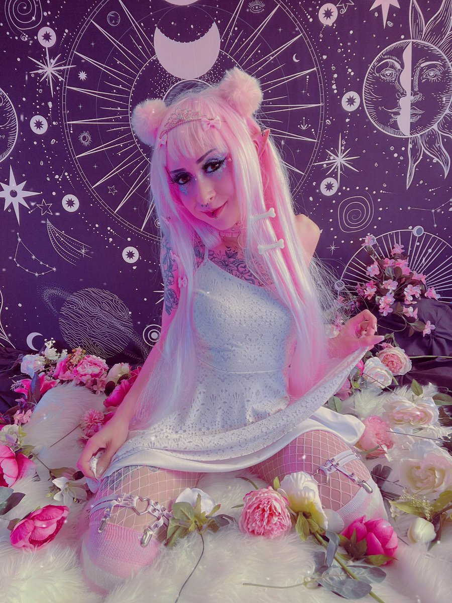 ppixieghoul's tweet photo. ♥P♥i♥n♥k♥ I♥c♥e♥
.
.
#elf #pixie #elfgirl #pixiegirl #elfy #elfcosplay #pixiestyle #pixielife #pink #pinkaesthetic #pinkpinkpink #pinkhair #pinknails #pinkflowers #flowers #flowerpower #flowerlovers #cosplay #cosplayer #gamer #gamergirl https://t.co/gIUWpIM7km