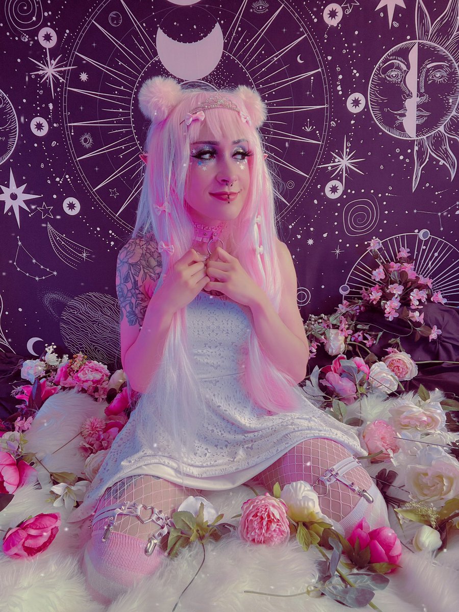 ppixieghoul's tweet photo. ♥P♥i♥n♥k♥ I♥c♥e♥
.
.
#elf #pixie #elfgirl #pixiegirl #elfy #elfcosplay #pixiestyle #pixielife #pink #pinkaesthetic #pinkpinkpink #pinkhair #pinknails #pinkflowers #flowers #flowerpower #flowerlovers #cosplay #cosplayer #gamer #gamergirl https://t.co/gIUWpIM7km