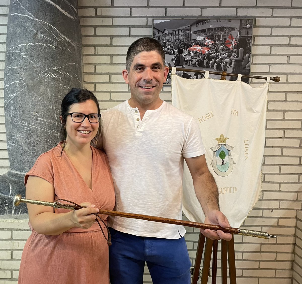 Kargua hartu berri dute gure alkateak eta zinegotziek. 
Iñaki Agirre alkateak eskerrak eman ditu kargua hartu berritan, eta elkarlanerako eskua luzatu du. 
Eskerrik asko, eta zorte on bide berri honetan! 

Berriro #EgingoDugu