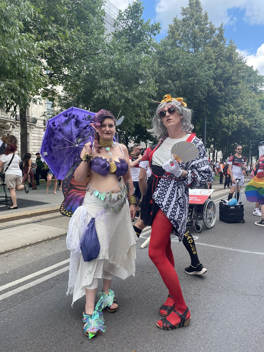G4div's tweet image. VIENNA PRIDE WE ARE HERE 🌈
@ViennaPride