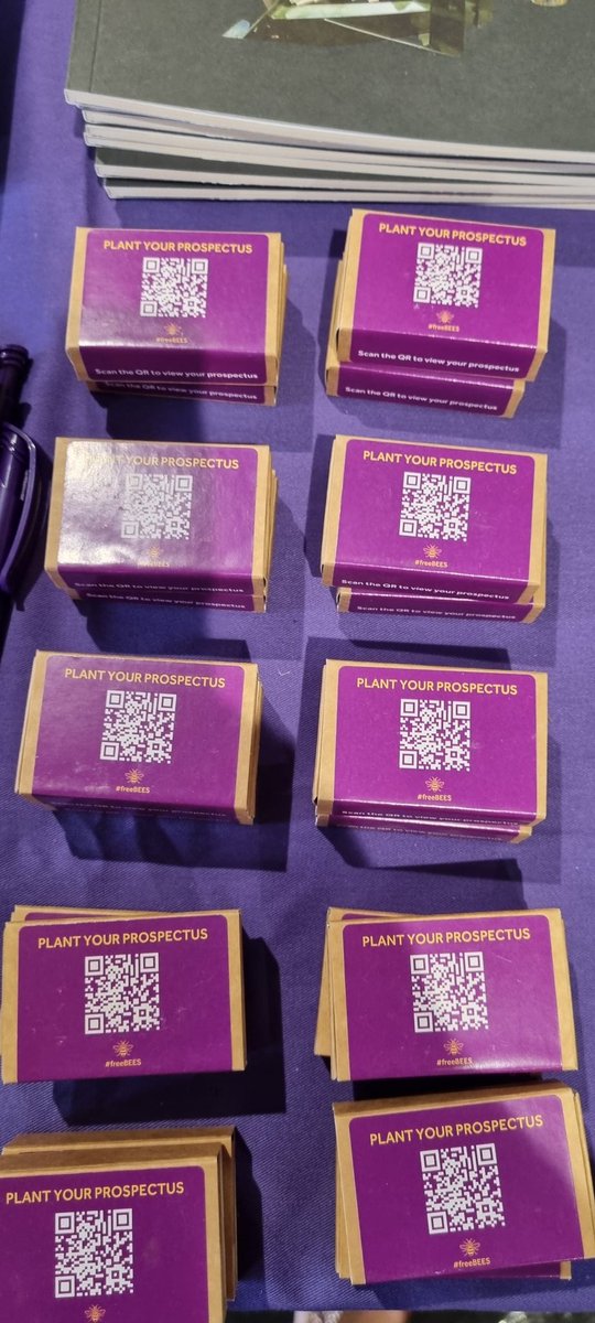 Really lovely vibe at our <a href="/GeographyUOM/">Manchester Geography</a> open day today. Love that we are giving out seeds! 🐝🌼