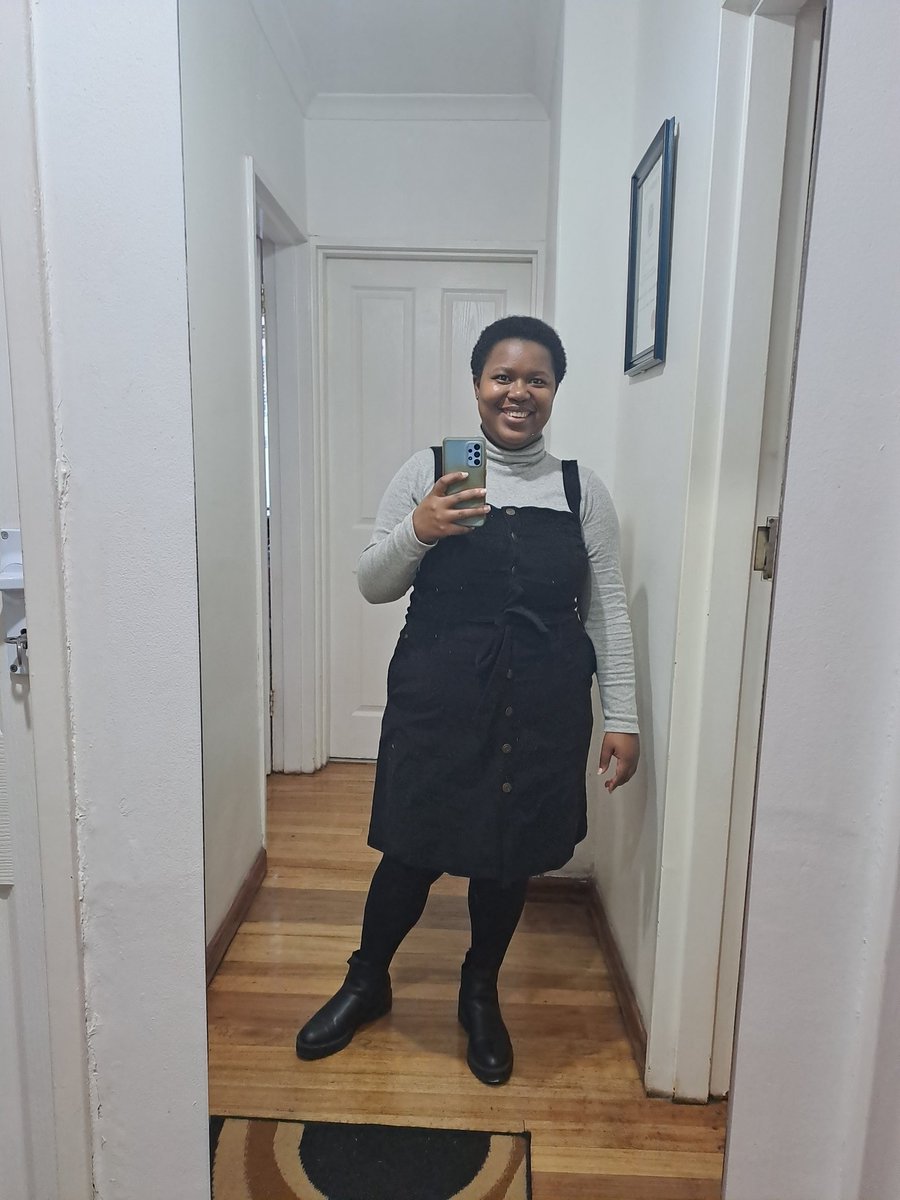 nolwazinkwandla's tweet image. Off to play with other comedians 🥰 #psootd