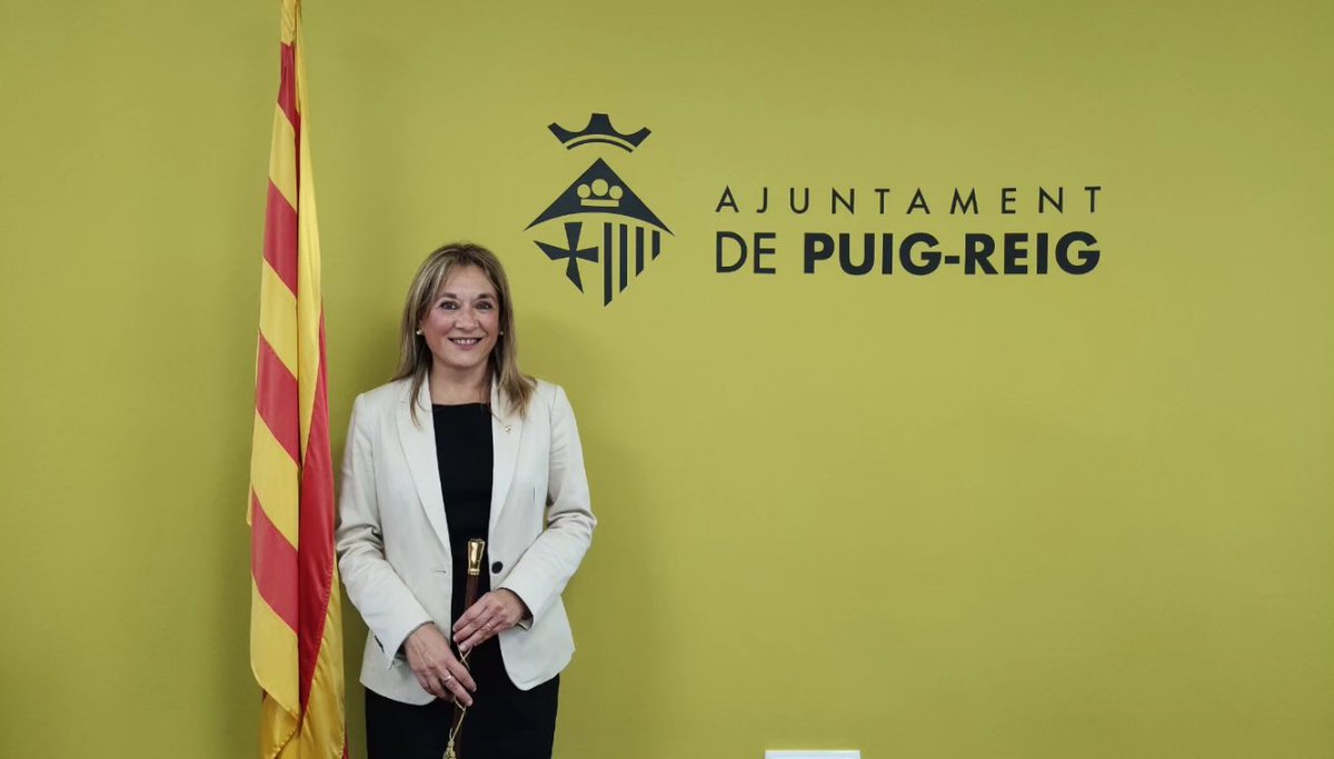 AjPuigreig's tweet photo. ▶️ Puig-reig ha constituït, aquest dissabte, el nou ajuntament. El ple ha investit a Eva Serra com a primera alcaldessa del municipi.

▶️ Llegeix tota la informació a  https://t.co/LeHcLV67il https://t.co/nNlTDBwj5U