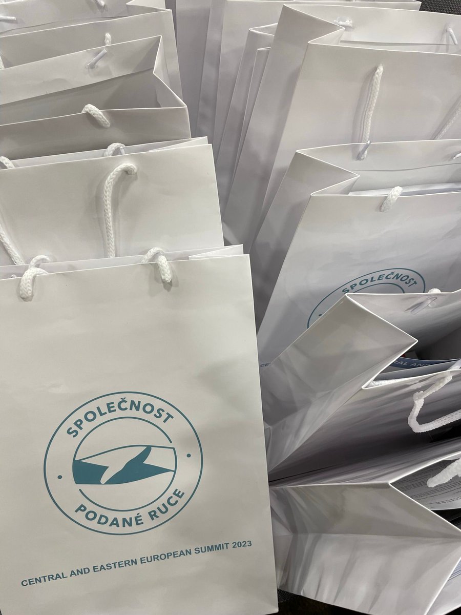 Včasná diagnostika, návaznost péče, léčba virové hepatitidy C, HIV a dalších infekčních nemocí – to byla hlavní témata CEES 2023. A konferencí to rozhodně nekončí. Veřejnou diskusi o těchto tématech, chceme rozvíjet i nadále. 

Děkujeme všem sponzorům, řečníkům i návštěvníkům. 🤝