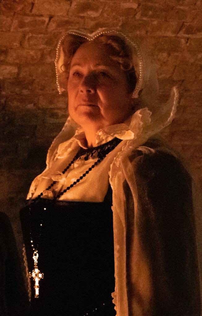 ‘Fotheringhay’ a performance by Jane Collier in the atmospheric undercroft of the Buxton Crescent @buxtonfringe @buxtonfestival @TheTTGuide @MarieStuartSoc #MaryQueenofScots #tudors #history #Buxton #derbyshire