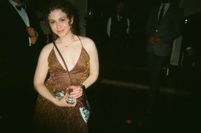 Check out these disposable camera pictures of the casts of #Leopoldstadt, #SweeneyTodd, #ParadeBway, and #KimberlyAkimbo (including current kids and alumni) on Tony Sunday! bit.ly/3XaOdB2