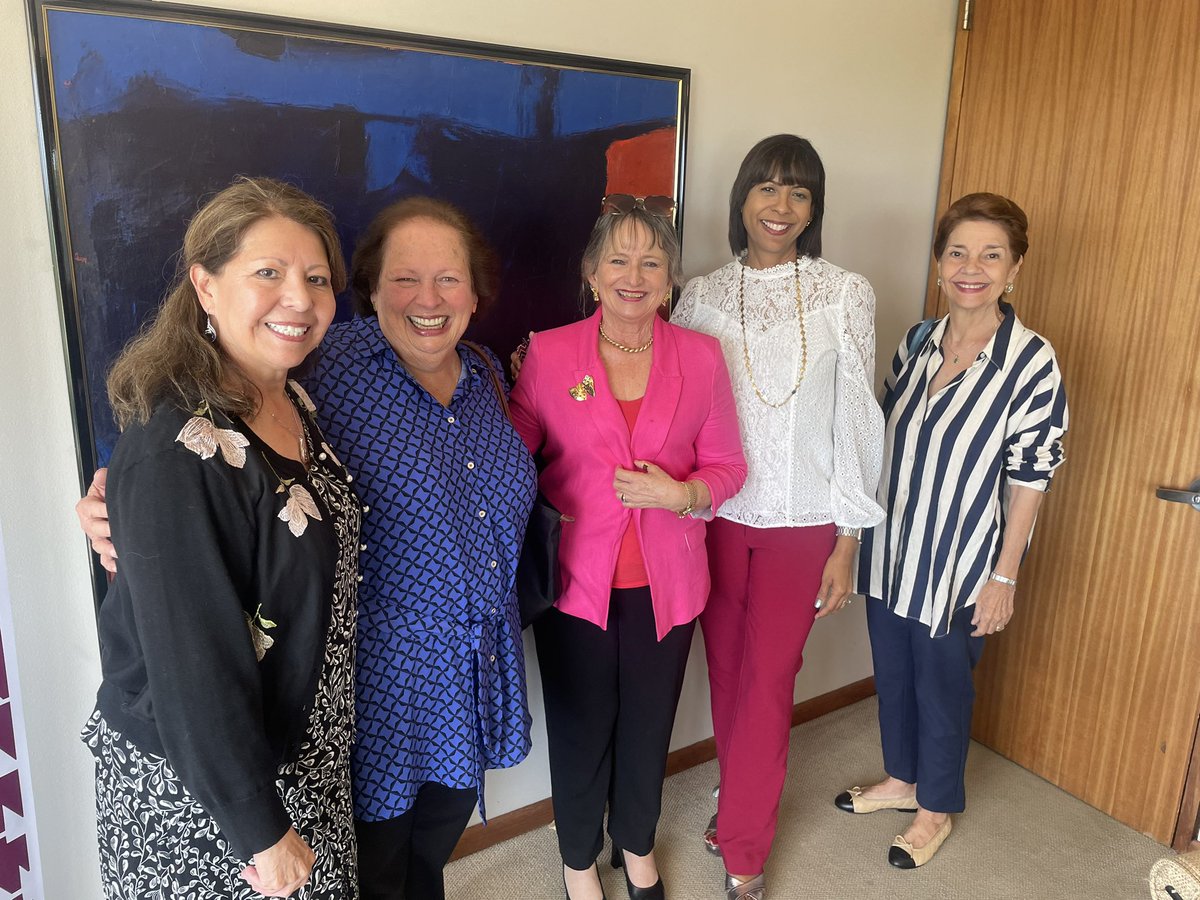 UPR on Twitter "RT Derecho_UPR Honradas con la visita de Dolores