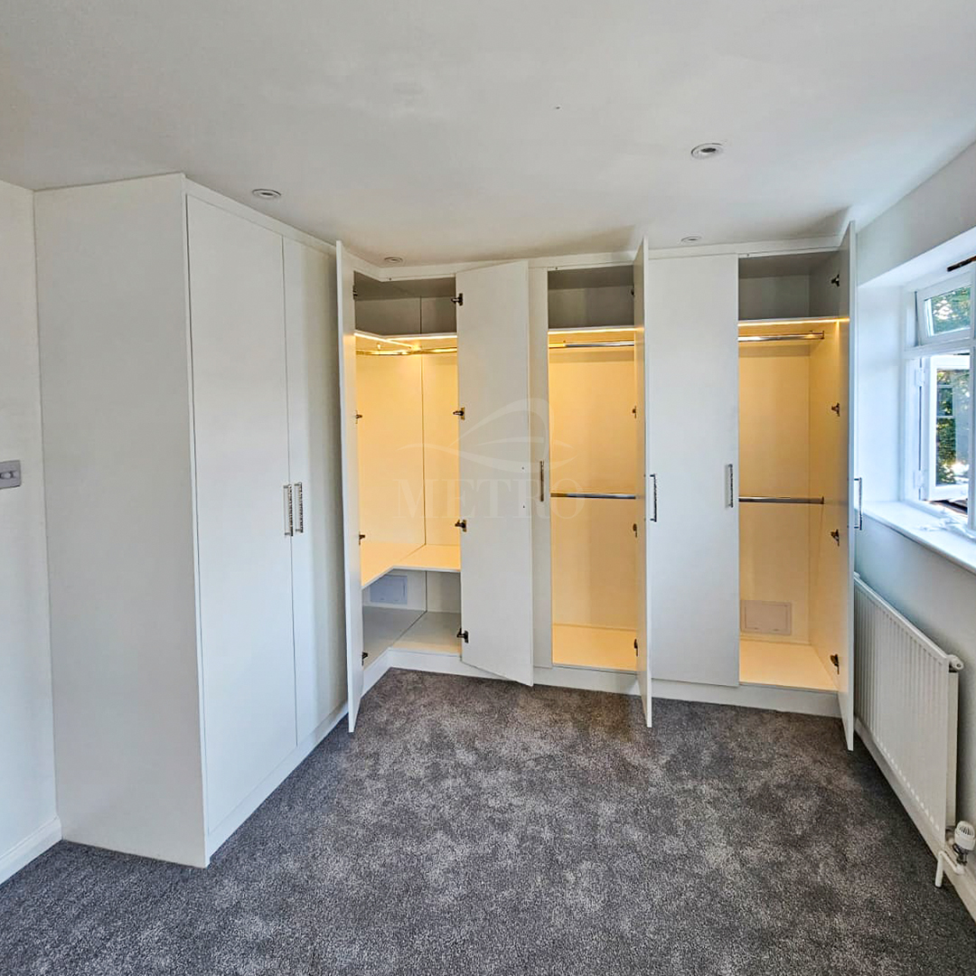 MetroWardrobes's tweet image. Step into my corner kingdom! These fitted corner wardrobes have got all the right angles to make your room look sharp.

Book a free showroom or home design visit today

Call us at 07985355647 or 02034883347

metrowardrobes.co.uk/bespoke-fitted…

#CornerCraze #WardrobeWonderland #AnglesForDays