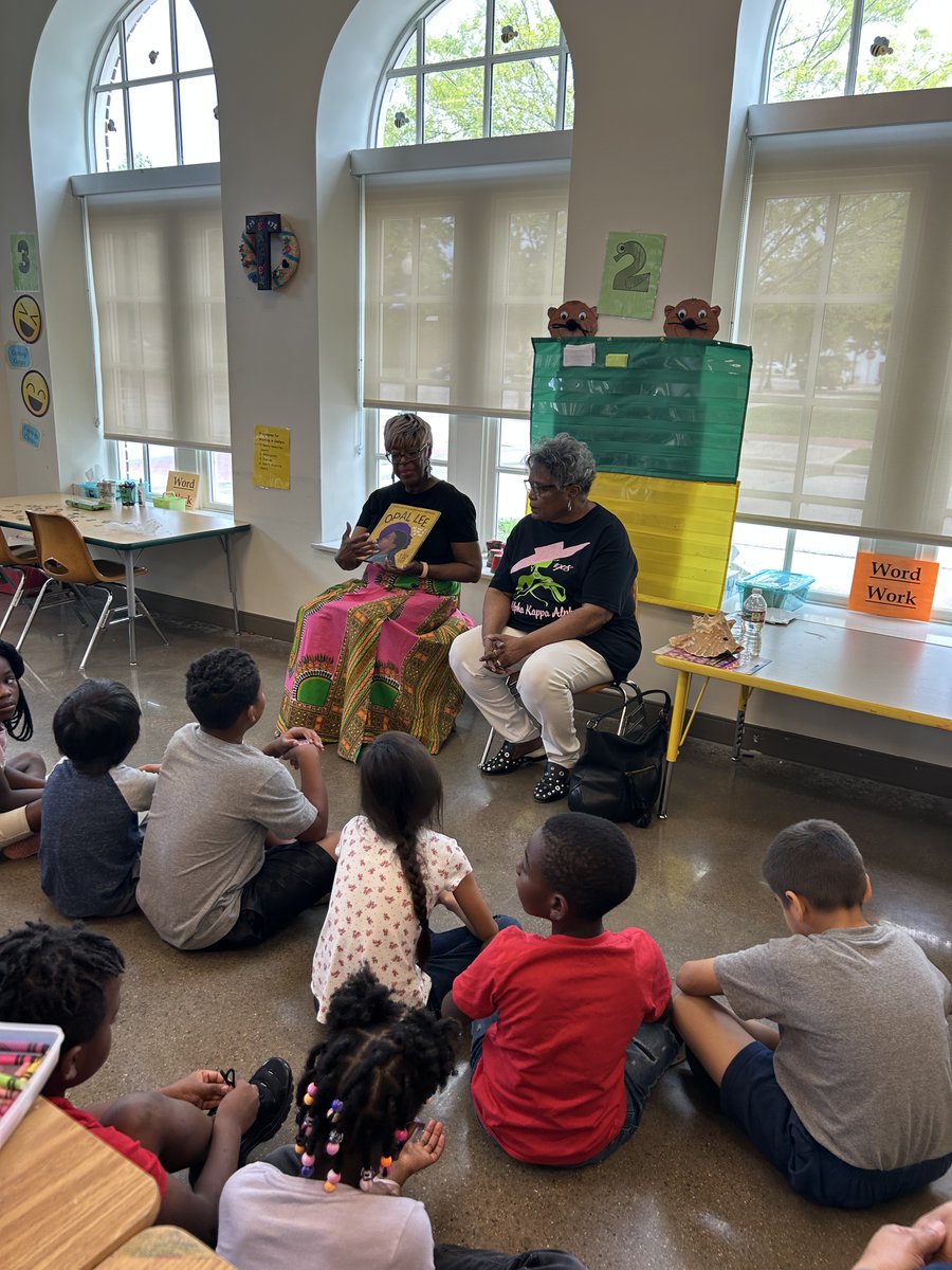 BetaMuOmegaAKA's tweet photo. BMΩ kicked off its Reading is Fundamental (RIF) Summer Reading Initiative at the Bethlehem Center on June 16, 2023. Chapter members served 59 students in grades pre-K through 6th by reading books to them and testing their comprehension. #SoaringwithAKA 
#AKA1908 
#SummerReading https://t.co/DZNGap2t8C