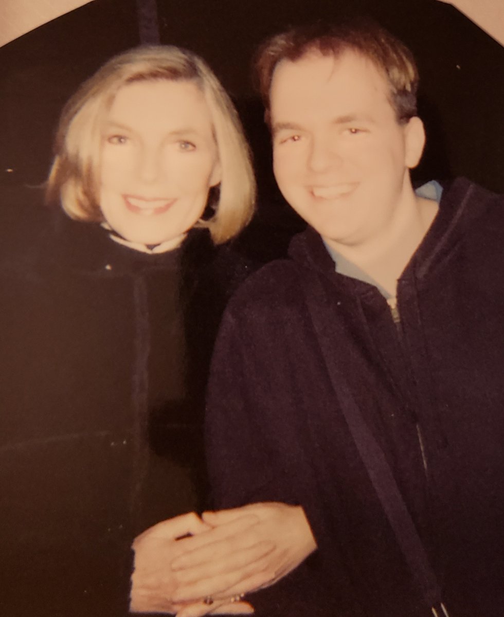 Flashback when I met #SusanSullivan after her play, The Fourth Wall in NYC, #FalconCrest #ItsALiving #DharmaandGreg #Castle, listen to the recent Falcon Crest podcast on Season 2 here.
youtu.be/OvT6fhqIy04