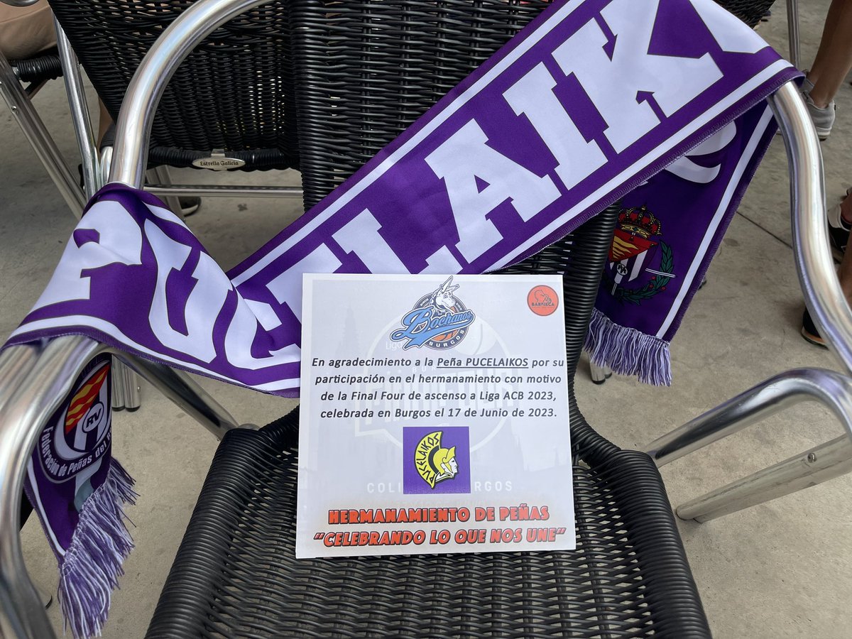 ¡Hermanamiento del basket de Castilla y León! Agradecimiento especial a <a href="/BochanosBurgos/">BochanosBurgos</a> por esta iniciativa y el detallazo. <a href="/Sauki_Burgos/">Peña Sauki</a> <a href="/P_AndresMontes/">Peña Andrés Montes</a> <a href="/basketmorao/">Peña Basket Morao</a> #GradaAnimación <a href="/Pucelaikos/">Pucelaikos</a> #F4LEBOro 🏀💪🏼🐿️💜