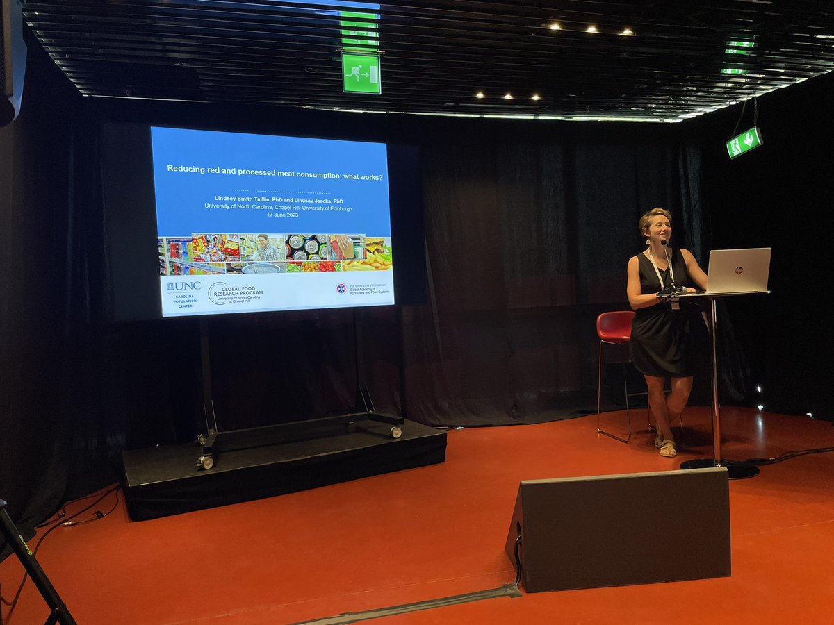 #ISBNPA23 Great symposium on #meatreduction! 

🥩 Low availability of vegetarian options is a barrier to effectiveness of ecolabels-dr.Pechey

🥗 Taxes on meat are promising-dr.Bonnet

🏥 Meat reduction may prevent chronic disease cases-dr.Kennedy

Also thanks to <a href="/lindseypsmith/">Lindsey Smith Taillie</a>!