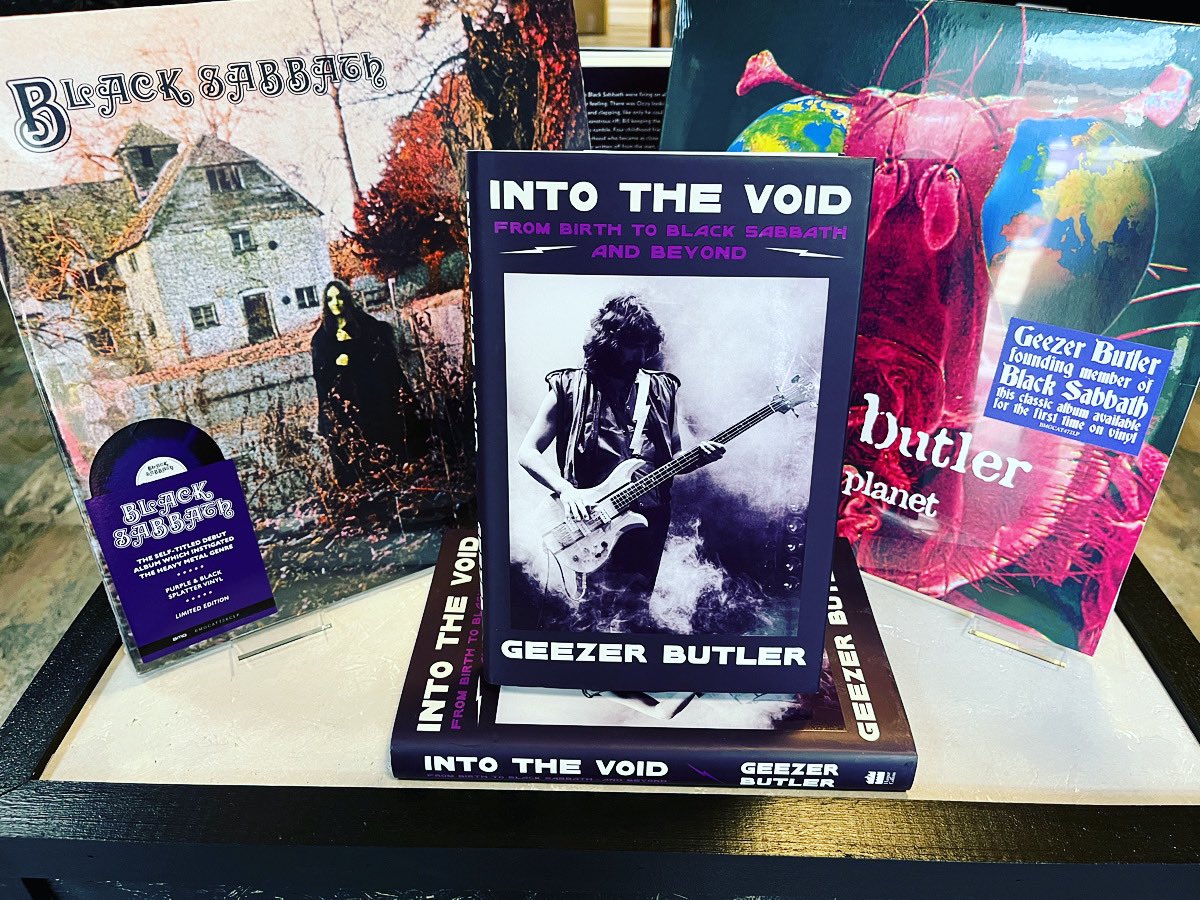 Behold, our sacred ALTAR OF GEEZER🤘🏻

Geezer Butler’s autobiography needs no introduction. Finally, his story in his own words…

#IntoTheVoid #GeezerButler #Geezer #BassGuitar #BlackSabbath #HeavyMetal #IndieRecordShop #IndieBookShop #VinylRecords #DarkEarth