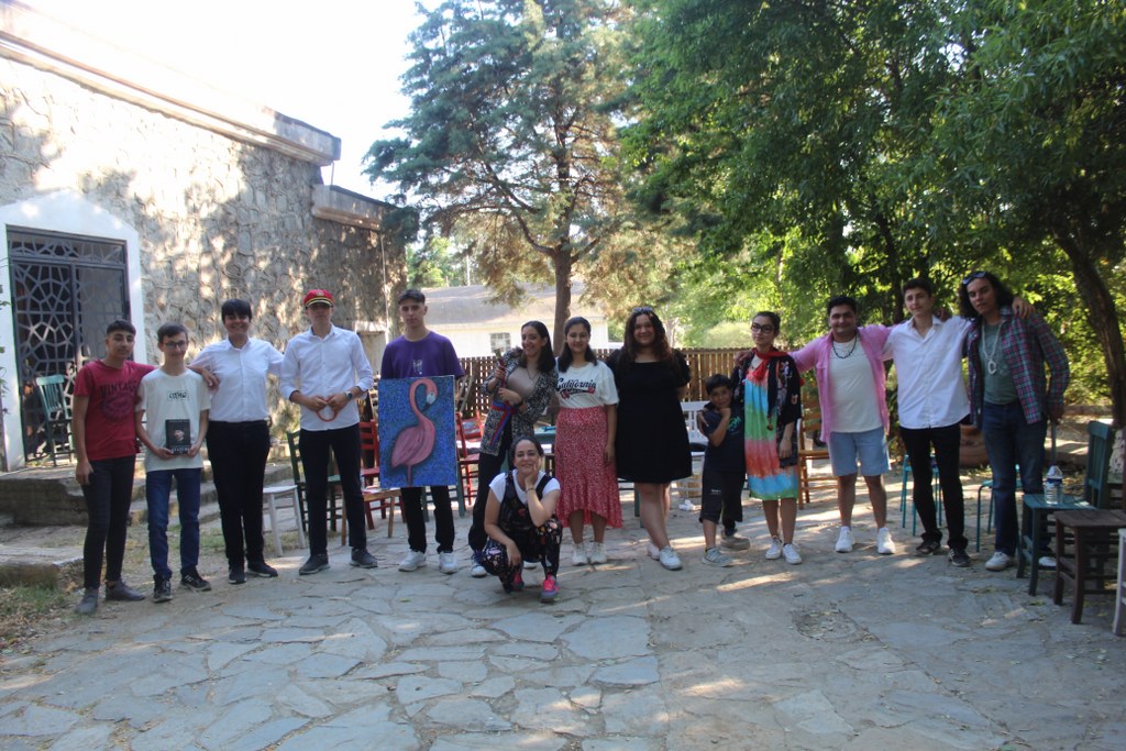 SuekosOrg's tweet photo. Çalıştay'da 3ncü gün | Gökçeada Tuz Gölü ile Çevre Bilincinin Geliştirilmesi Çalıştayı’nın üçüncü ve son gününde kuş gözlemi, tiyatro gösterisi, seminerler, canlı müzik performansları ve sirtaki gösterisi gerçekleştirilmiştir. https://t.co/IWl4S05e8X
