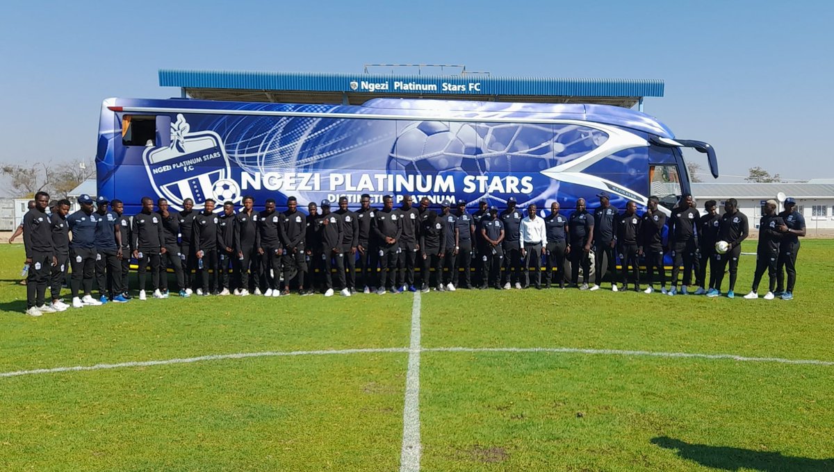 Ngezi Platinum Stars unveils its new team bus.

Inyama hant?