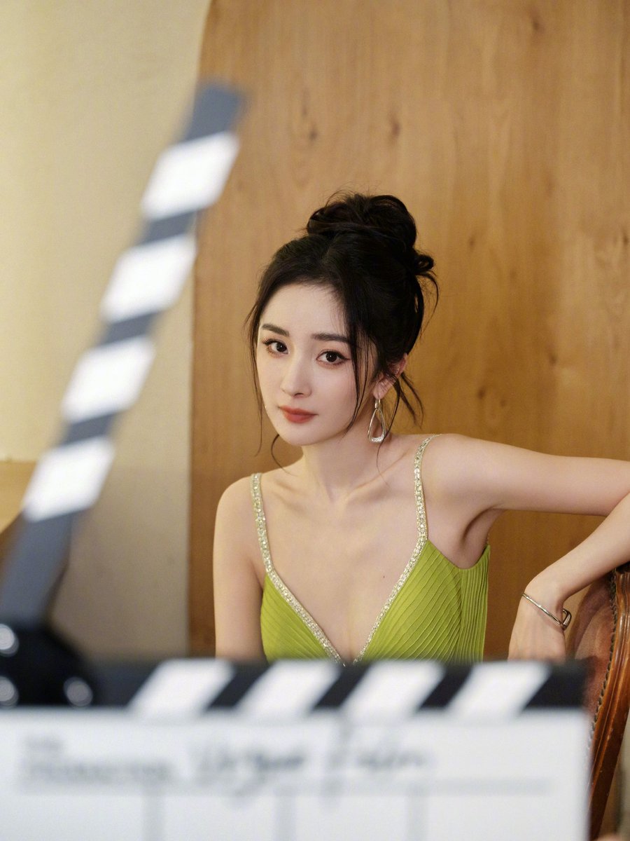 Studio #YangMi send 
(6/6)

Meet #YangMi at VOGUEfilm Her Vision Art Week.