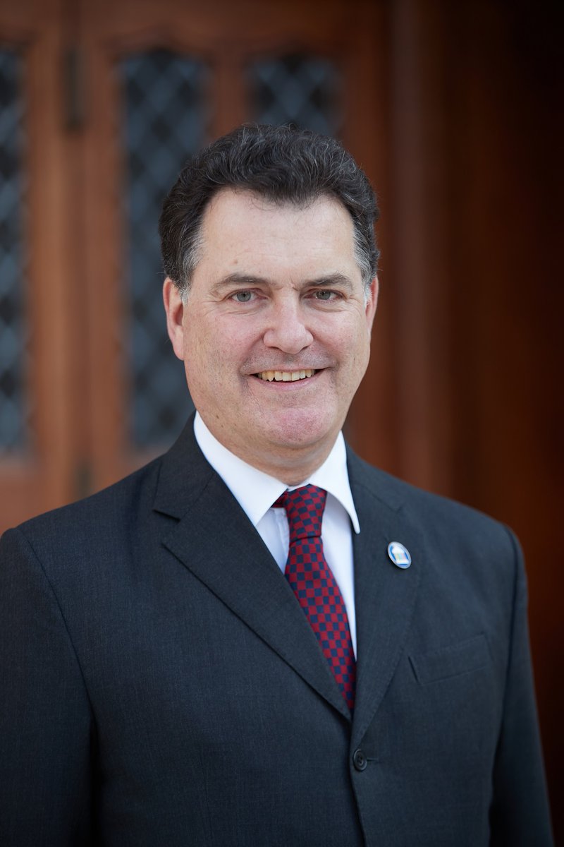Congratulations to former Lord Mayor Vincent Keaveny who has been awarded a CBE in the King's Birthday Honours List for services to Socio-Economic Advancement, British-Irish relations, and the City of London.  Read more: tinyurl.com/5ema652e
