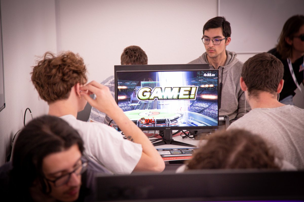 2e phase du tournoi en cours ⏳

➡️twitch.tv/roazhon_esport

#SmashBrosUltimate #Rennes #Lhermine2023 #eSports