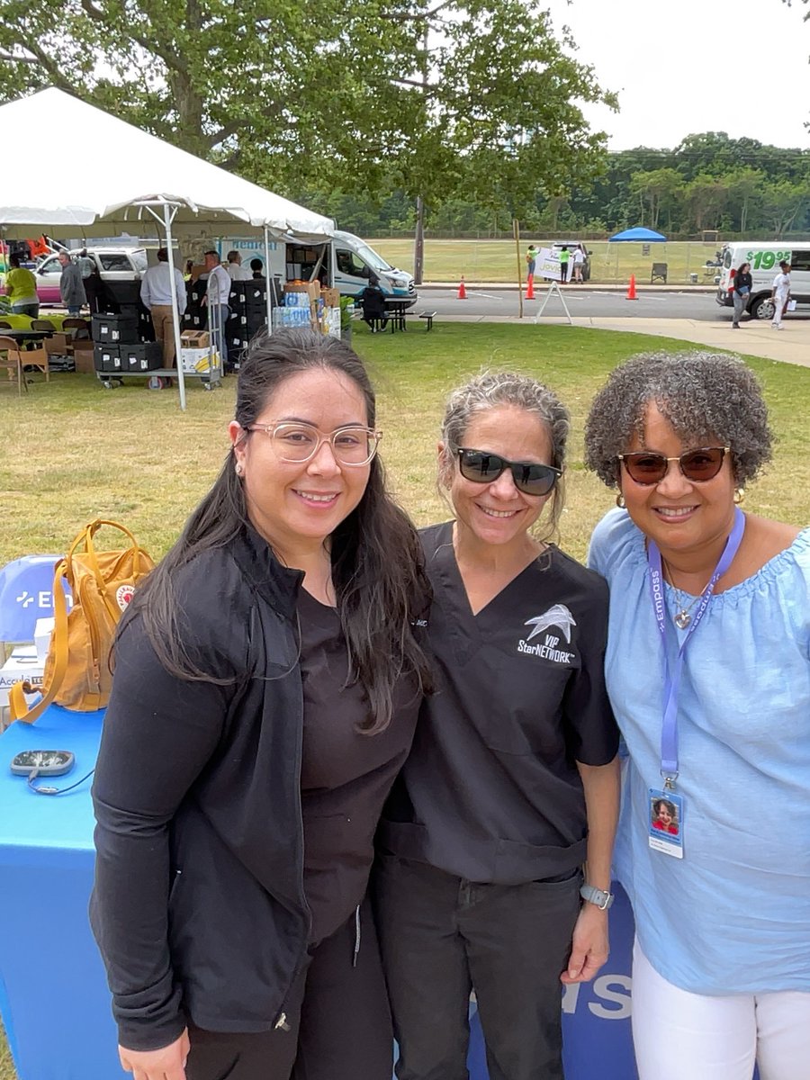 All smiles at Assemblywoman @IamTDarling’s innaugural Joy Fest!

#juneteenth #taylordarling #joyfest #healthclinic