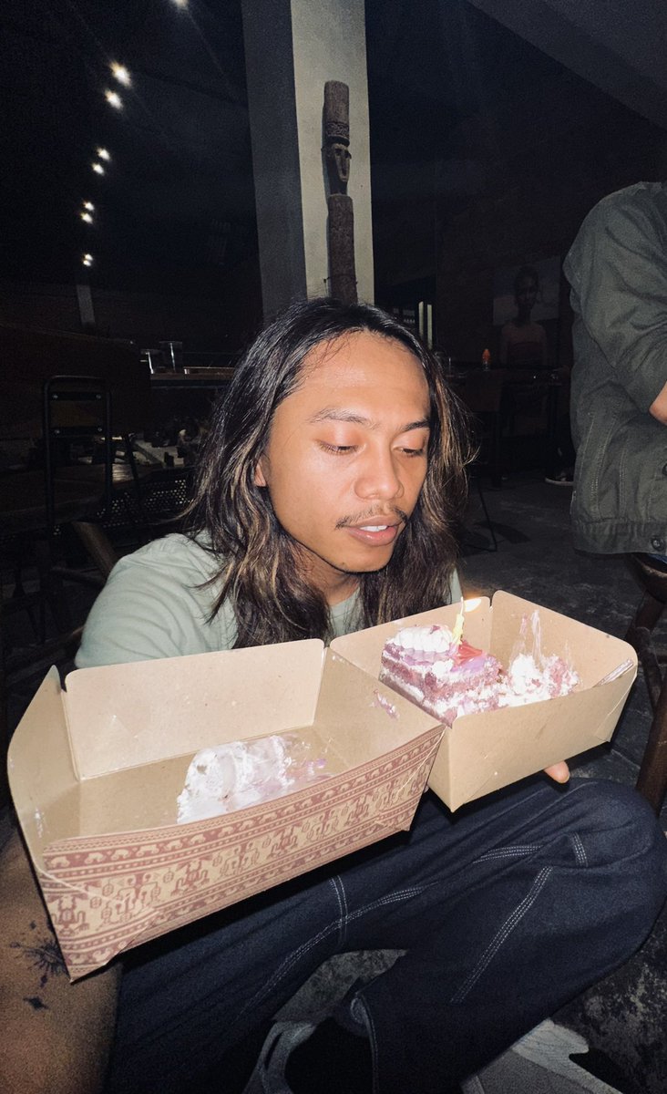 bangbaud_'s tweet photo. Selamat bertambah usia untuk diriku. Trimakasih sudah membawa saya sejauh ini. ingat masih banyak mimpi dan misi kita yg belum kita capai! ❤️✨ https://t.co/qFxW4tQqlj