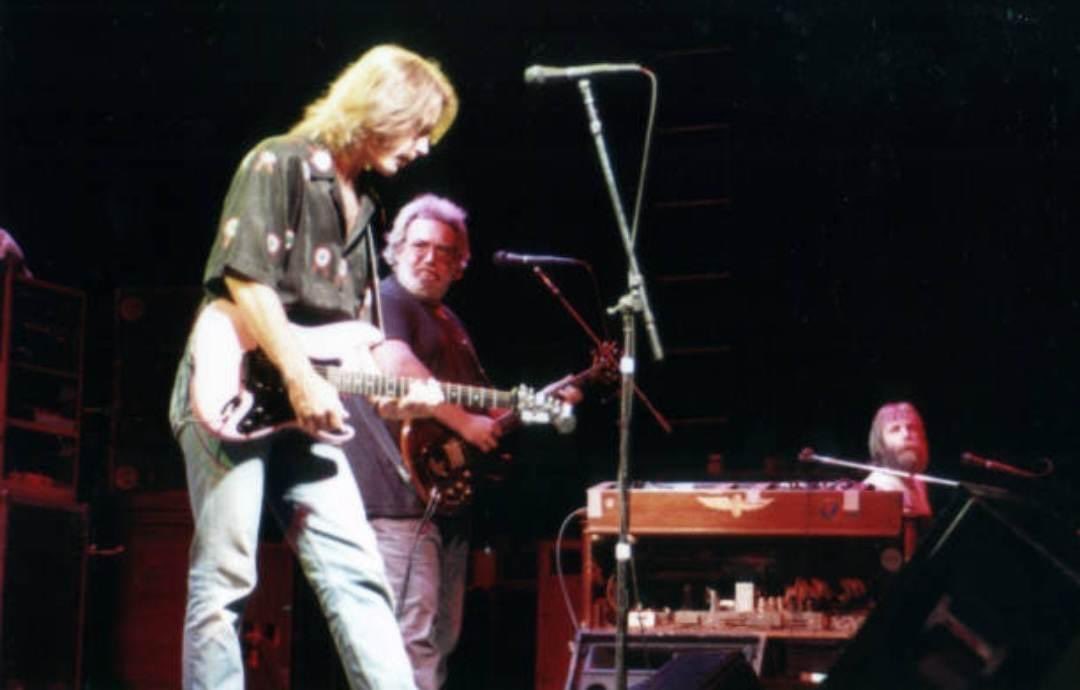 GratefulDeadHub's tweet photo. ~Photos of the day~ 
@GratefulDead @reddit #GratefulDeadHub #MemberSubmitted (photo pull #CopperdomeBhodi) (6/17/88) The MET Center, Bloomington, MN. (📸Jim Steinfeldt) photo pull #CopperdomeBohdi https://t.co/XyRNM9N7EN