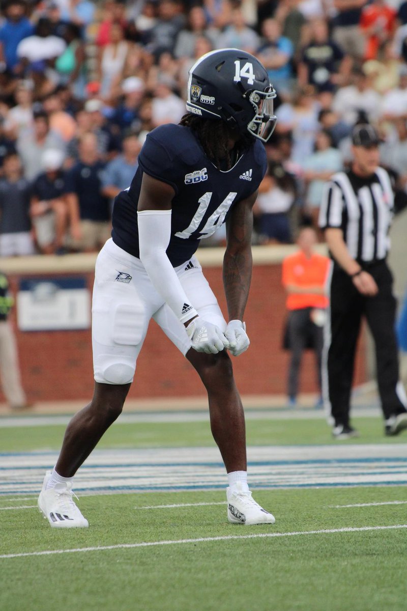 Blessed to receive my 6th offer from GA Southern!😮‍💨 #gata #AGTG @CoachRyanAplin @EricDevoursney @CoachSmith_PHS @Coach_Rodgers44 @coach_Mahler @tone2782 @Quez1_era