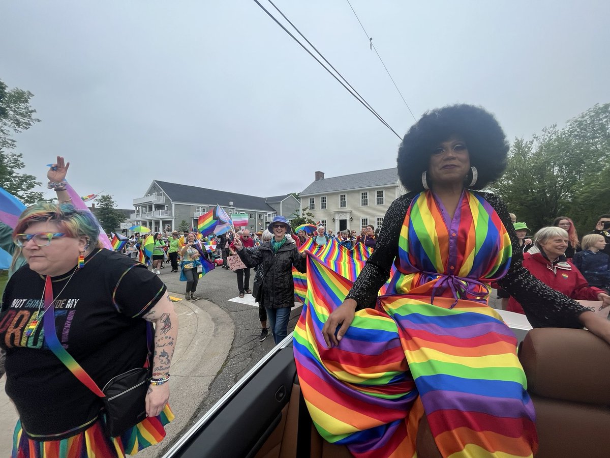 Vicki_Hogarth's tweet photo. Highlights from the Charlotte County #PrideParade in St. Andrews by-the-Sea on June 17, 2023 #happypride #HappyPride2023 #PRIDE #explorenb #explorestandrews https://t.co/yIUFxnl6Q0