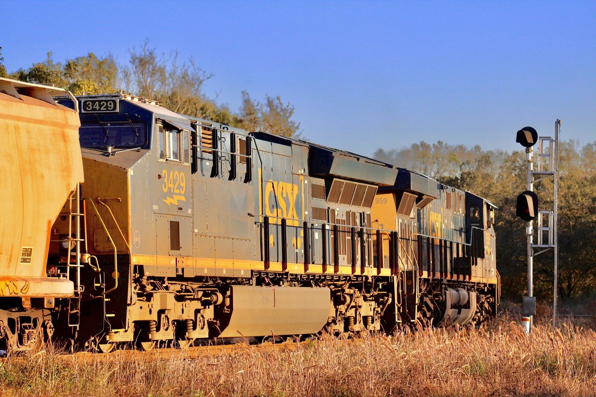 #railway #railroad #train #trainspotter #railfan #trainphotography #railroadphotography #railwayphotography #csx #freighttrain #lakeland #florida