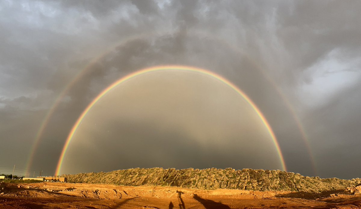 Oh, YEAH!  Best rainbow spotted since October 2021!  

#beUtahful #LifeElevated #Utah #StGeorge #utahwx #rainbow #ParkChat #outdoors #getoutside #OptOutside #SunsetLovers #sunsetphotography