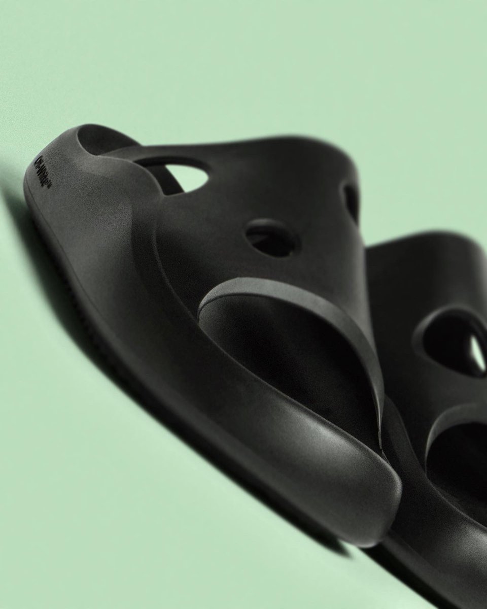 wrongweather's tweet photo. Featuring the Meteor Slides by OFF-WHITE in a single moulded rubber form.
Explore the full Sandals & Slides footwear selection at https://t.co/fx4m5zjbLX 🌦️ #offwhite #streetwear #concepstore #fashionstore #menswear #virgilabloh https://t.co/e2yZmm7TQ6