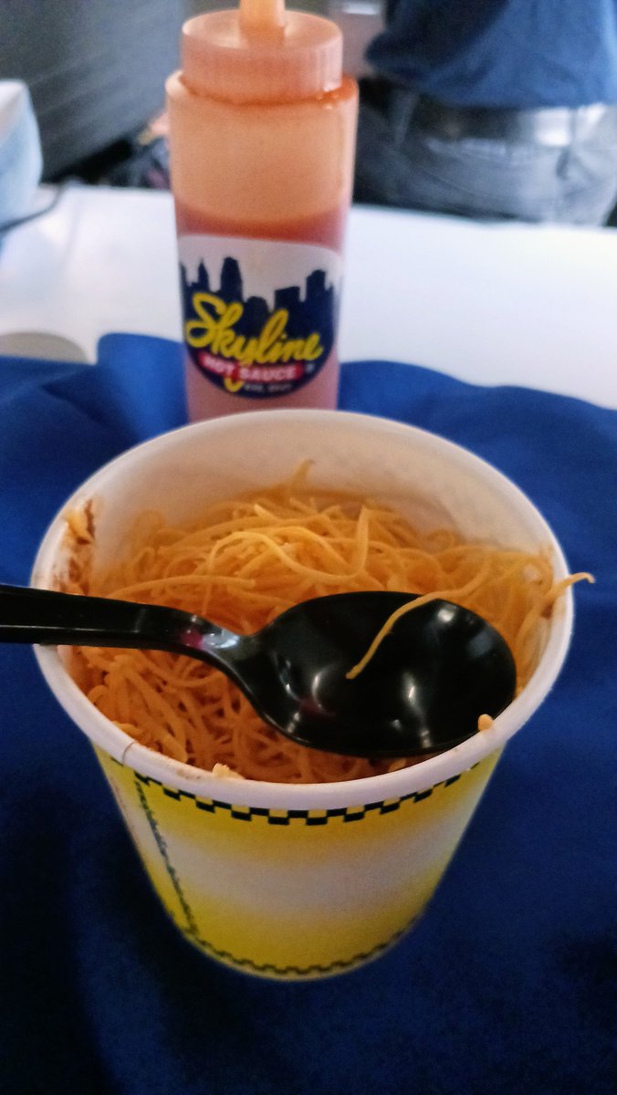 Huge shoutout to @Skyline_Chili Clifton for the MAJOR hookup at Wes Miller Basketball Camp!! ✨️

#bearcats x #skyline always been  #themovement. 💯