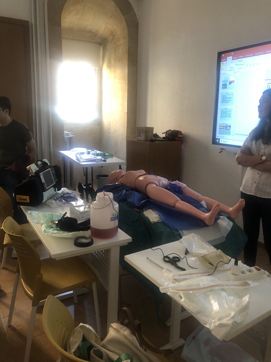 bmontejo1's tweet photo. Taller de control de hemorragia: entrenamiento en colocación de torniquete, sondas de oclusión y vía intraósea. https://t.co/axIayuJMBj