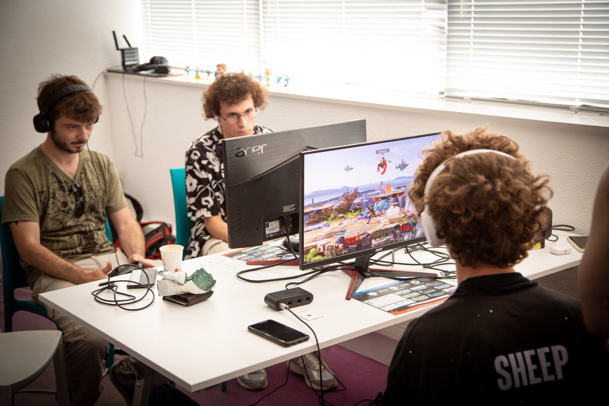 L'Hermine se termine donc sur une victoire d'<a href="/Astrat__/">CRC | Astrat</a> 🥇 contre <a href="/TSKFC_/">TSKFC</a> 🥈 dans ce duel Nantais.

La 3ème place 🥉 revient à Albion !

Un gros gg à tous les joueurs, casters, TO et bénévoles pour cette journée, mais surtout merci pour votre confiance.

On se retrouve bientôt 😎