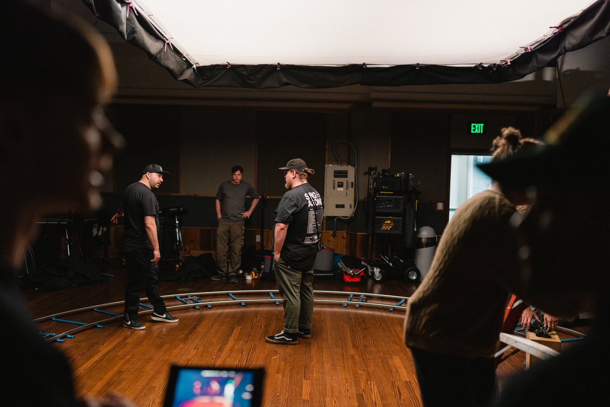 hninde's tweet photo. bts + still photography on set for Life Church worship last week // https://t.co/M7oWaHb51D