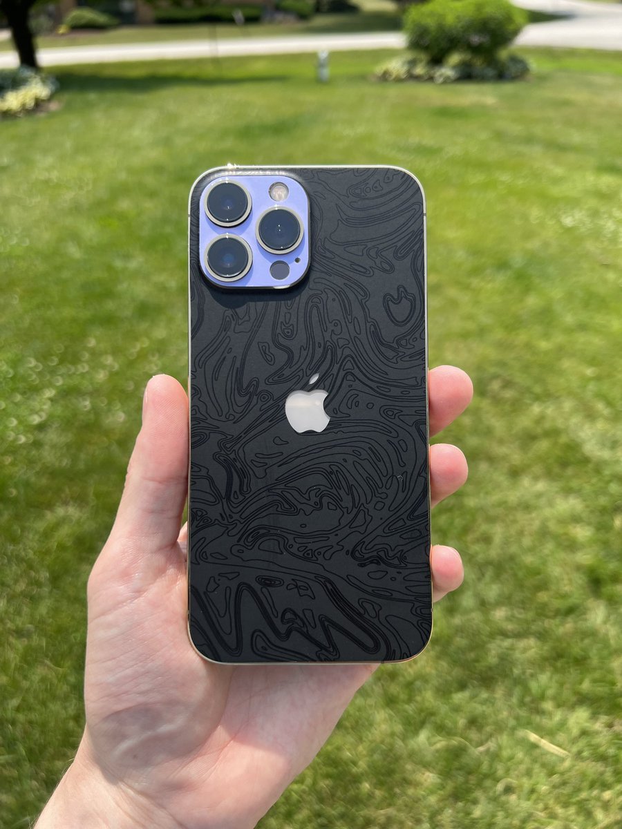 MrCreator1's tweet image. My iPhone 13 Pro Max…thanks @dbrand now I’m addicted to buying your skins and it’s your fault.

#iPhone13ProMax #Dbrand #Skins