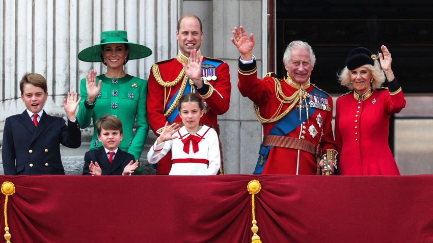 Cheers to🇬🇧#1200YearOldMonarchy for the first Trooping the Colour for King Charles III🖤👑❤️
Beautiful Family!💚🤍💙
#KingCharlesIII 
#QueenCamilla 
#PrinceandPrincessofWales 
#PrinceWilliam 
#PrincessCatherine 
#PrinceGeorge 
#PrincessCharlotte
#PrinceLouis 
#BritishRoyalFamily