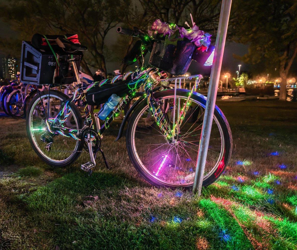 Glowride tonight! We roll out from Corktown Park at 8:30pm. Come get your glow on with us #hamont! 🚴‍♂️🎉
